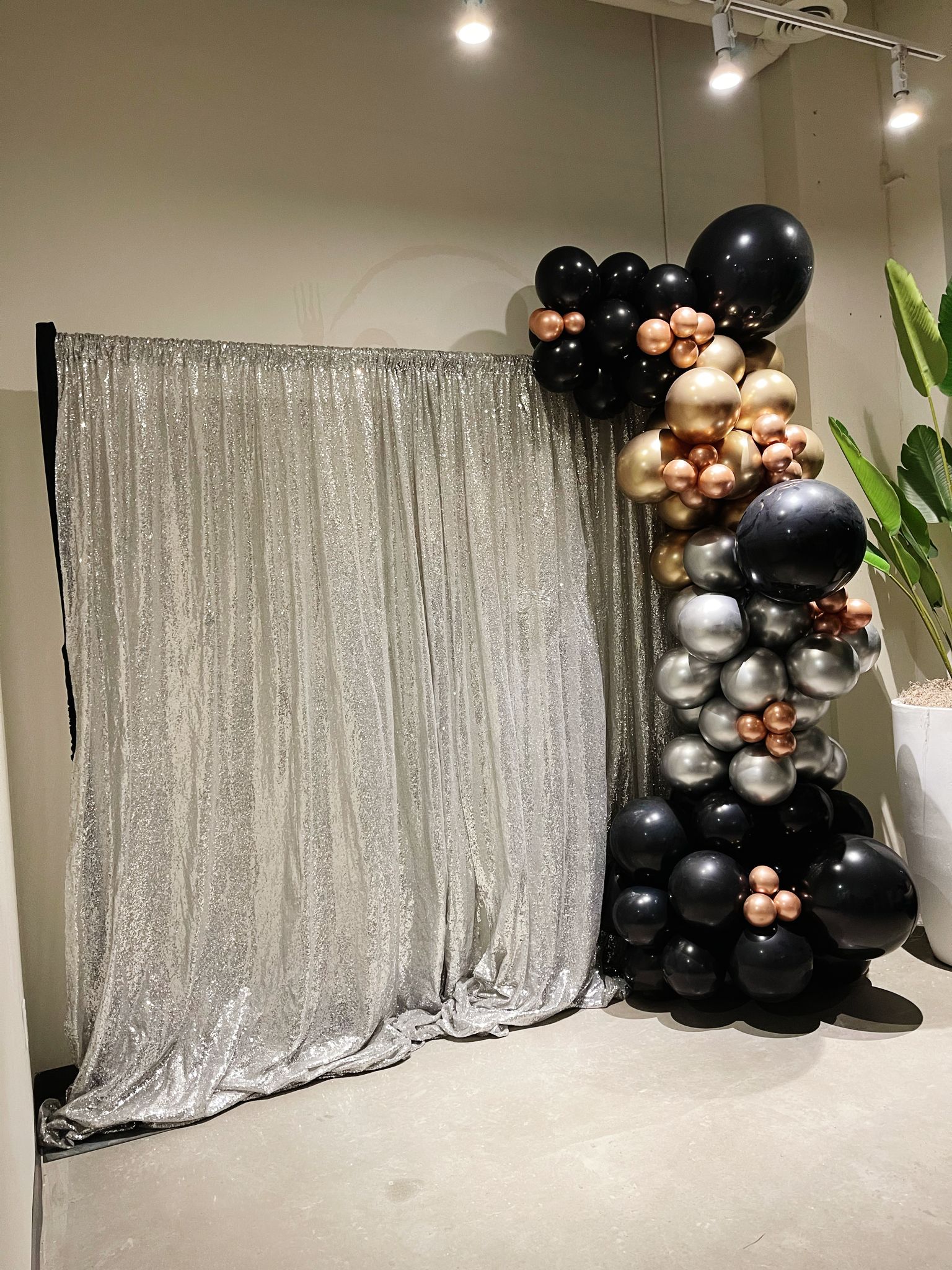 balloon decor and photo booth backdrop